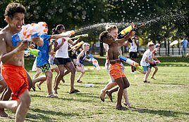 Zomervakantie: Waterpret op de playground in Stedenwijk (8-14 jaar)